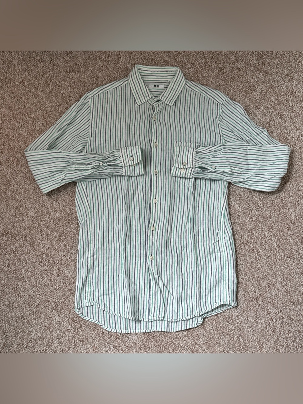 Uniqlo Men’s Linen Light Green and Blue Striped Button-Down Shirt Size Small